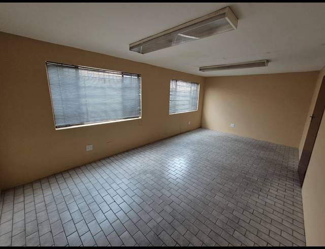 510M² WAREHOUSE TO LET IN WADEVILLE
